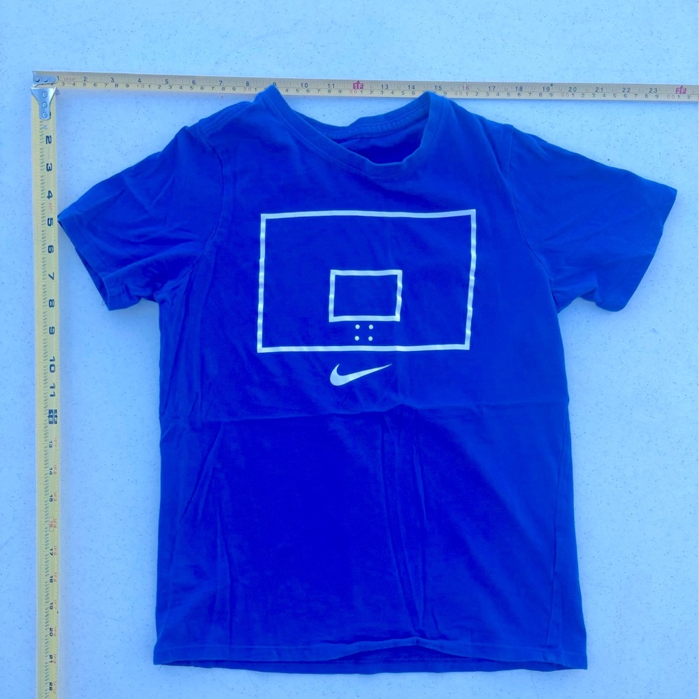 Nike Youth Medium Shirt
